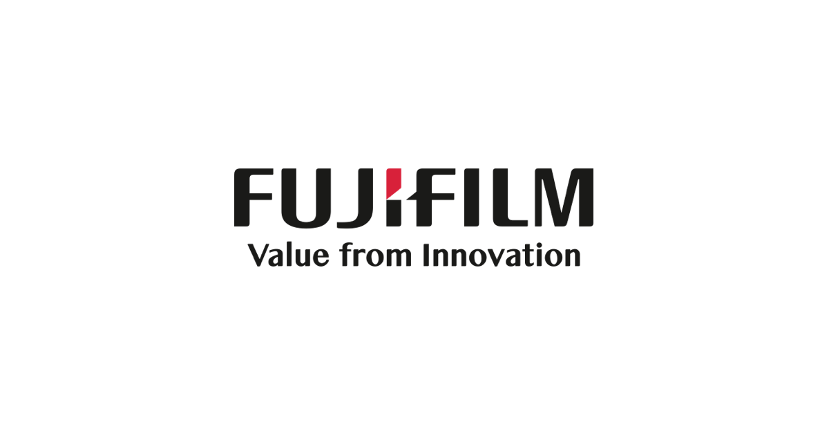 Fujifilm X-S20 Mirrorless Camera with XC 15-45mm Lens
